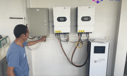 Lắp điện mặt trời có lưu trữ tại Life's Tech.